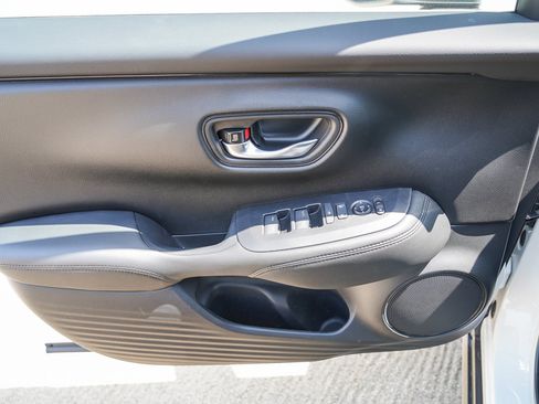 New 2027 Honda HR-V LX image 23