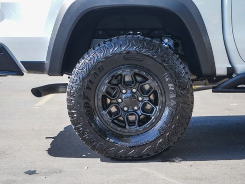 Used 2024 Chevrolet Colorado ZR2 w/ ZR2 Bison Edition AWD/4WD image 8