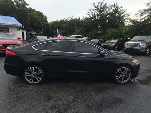 Used 2020 Ford Fusion Titanium AWD/4WD image 2