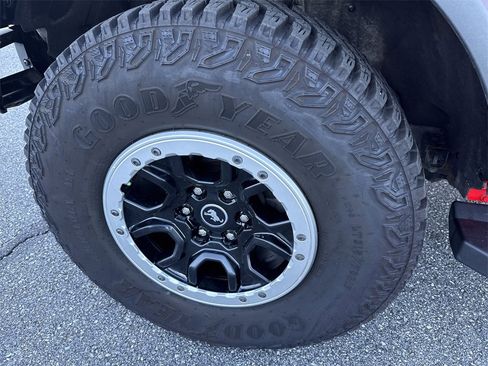 Used 2021 Ford Bronco Big Bend w/ Sasquatch Package image 11