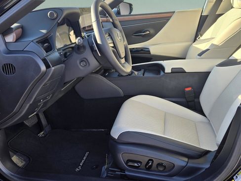 Certified 2025 Lexus ES 350 w/ Premium Package image 9