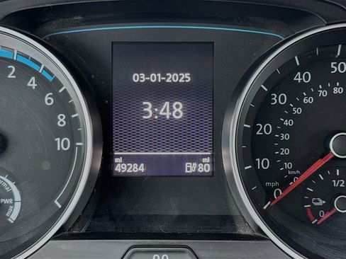 Used 2016 Volkswagen e-Golf SE image 8