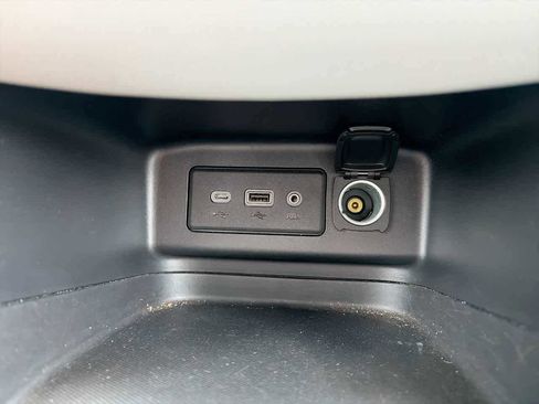 Used 2022 Chevrolet Equinox LS w/ LPO, Floor Liner Package FWD image 19