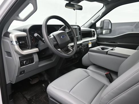 New 2026 Ford F250 XL image 19