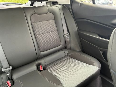 Used 2025 Chevrolet Trax LT w/ LT Convenience Package image 36