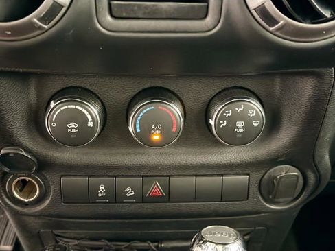 Used 2018 Jeep Wrangler Unlimited Sport w/ Connectivity Group AWD/4WD image 13