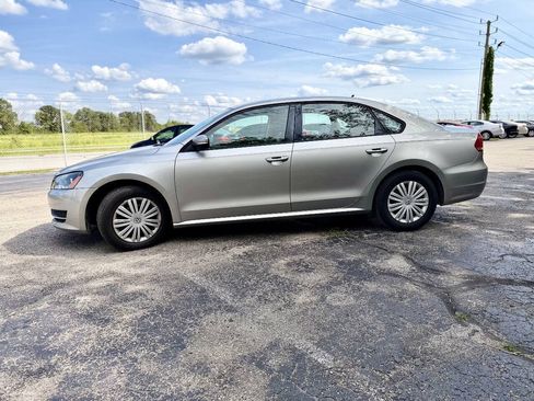 Used 2014 Volkswagen Passat 1.8T S FWD image 2