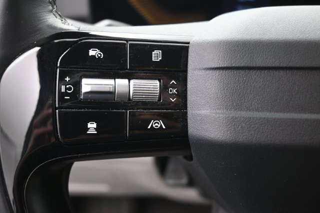 Used 2026 Kia Sorento S FWD image 9