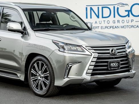 Used 2021 Lexus LX 570 4WD w/ Luxury Package image 5
