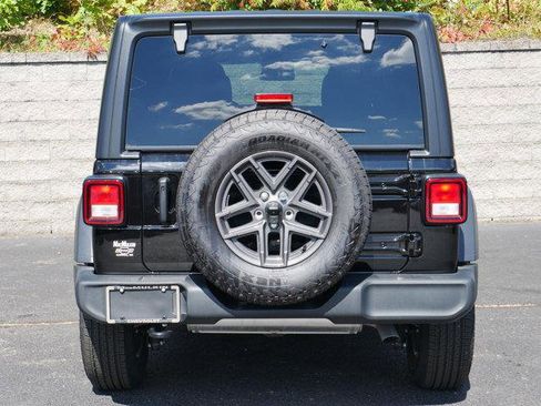 Used 2024 Jeep Wrangler Sport S image 5