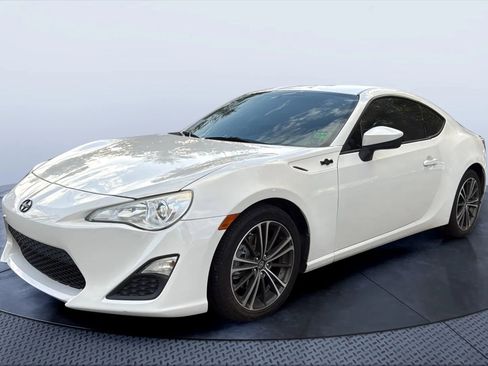 Used 2015 Scion FR-S image 1