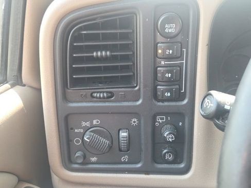 Used 2003 Chevrolet Tahoe LT AWD/4WD image 32