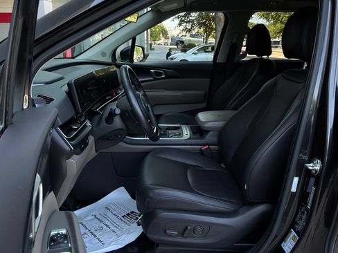 Used 2026 Kia Carnival FWD image 10