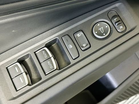 Used 2023 Honda Accord EX-L image 19