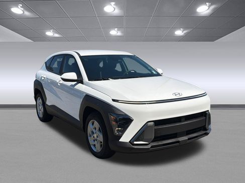 Used 2026 Hyundai Kona SE FWD image 3