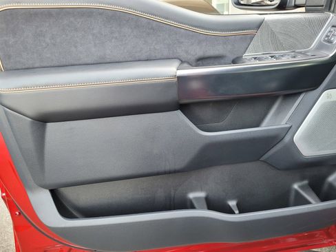 Used 2024 Ford F250 Platinum image 16