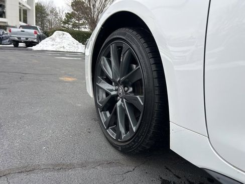 Used 2025 Toyota Corolla SE image 9