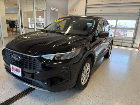 Used 2023 Ford Escape Active w/ Tech Pack #1 AWD/4WD image 11