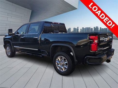 Used 2024 Chevrolet Silverado 2500 High Country w/ High Country Premium Package image 4