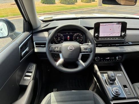 New 2026 Nissan Rogue SL AWD/4WD image 16