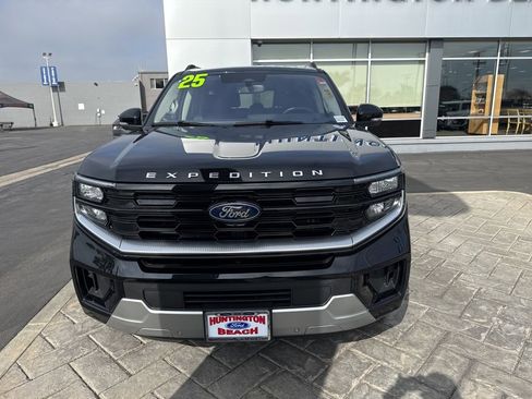 Used 2025 Ford Expedition Max Platinum w/ Platinum Ultimate Package image 39