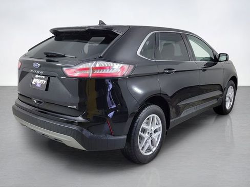 Used 2024 Ford Edge SEL w/ Convenience Package image 3