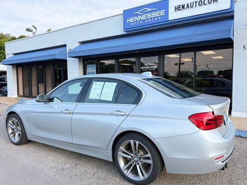 Used 2018 BMW 330i xDrive Sedan AWD/4WD image 28