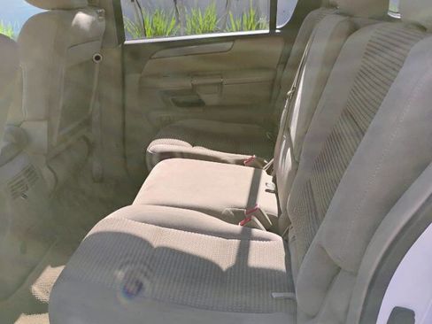 Used 2011 Nissan Armada SV image 13