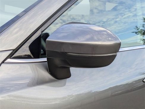 Used 2025 Nissan Pathfinder SV image 12