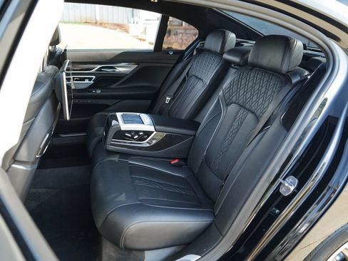 Used 2019 BMW M760i xDrive w/ Luxury Rear Seating Package AWD/4WD image 9