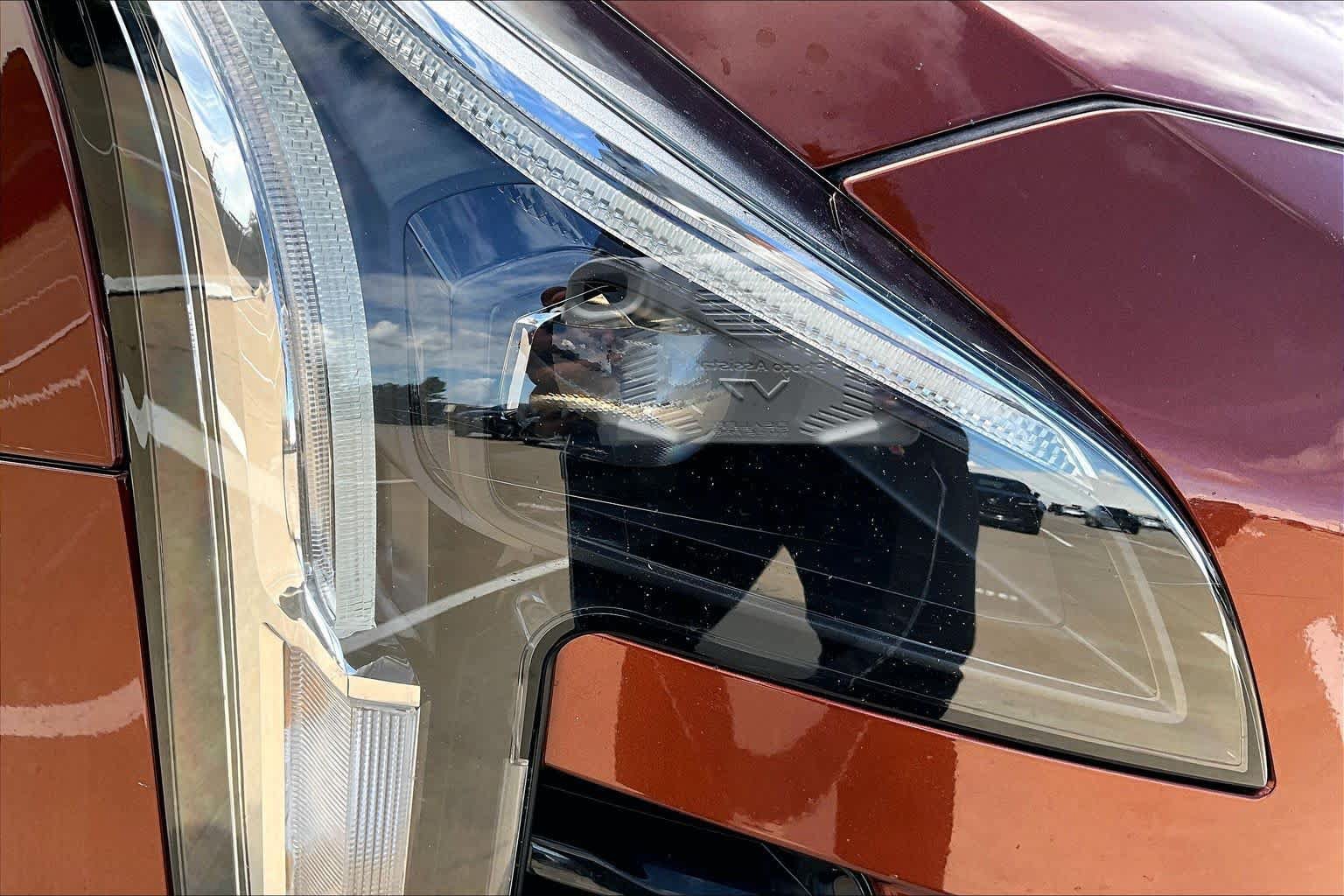 Used 2019 Cadillac XT4 Premium Luxury w/ Enhanced Visibility Package FWD image 28