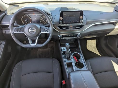 Used 2024 Nissan Altima 2.5 SV image 28