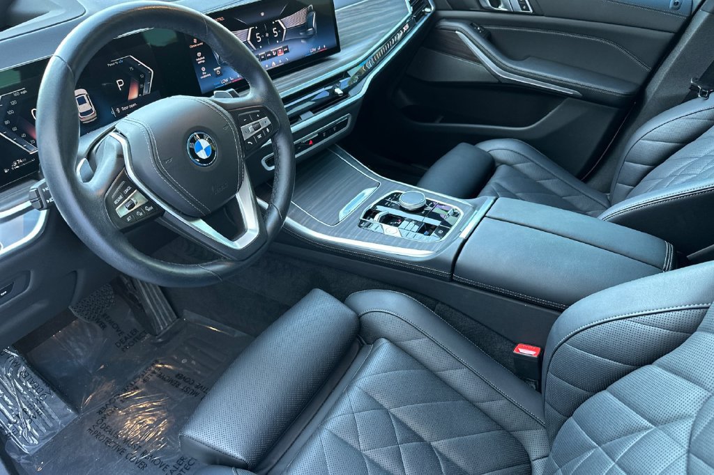 Used 2024 BMW X5 xDrive50e w/ Premium Package AWD/4WD image 9