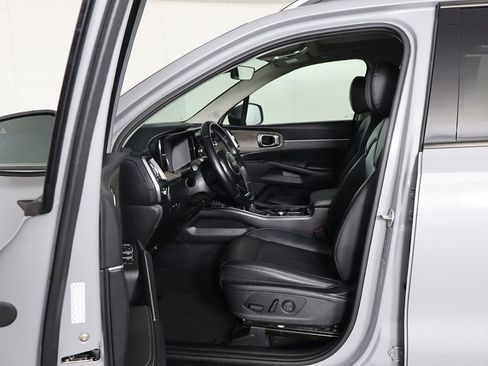 Used 2023 Kia Sorento S w/ Panoramic Sunroof Package image 29