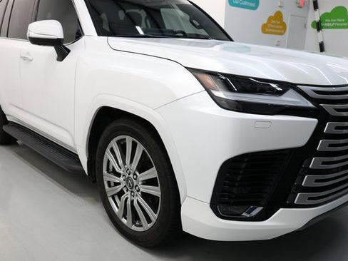 Used 2023 Lexus LX 600 4WD w/ Ultra Luxury Package image 55