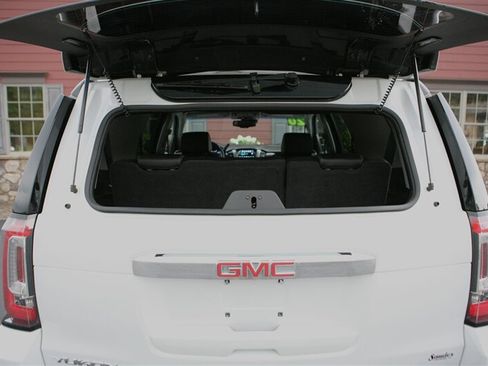 Used 2020 GMC Yukon Denali w/ Denali Ultimate Package AWD/4WD image 21