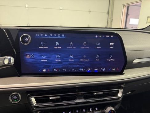 Certified 2025 Chevrolet Traverse LT image 18