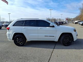 Used 2019 Jeep Grand Cherokee Altitude video 2