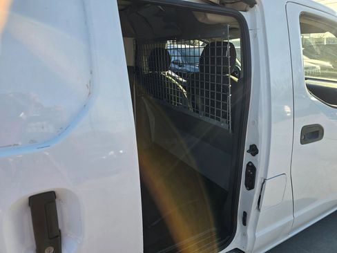 Used 2019 Nissan NV200 S image 29