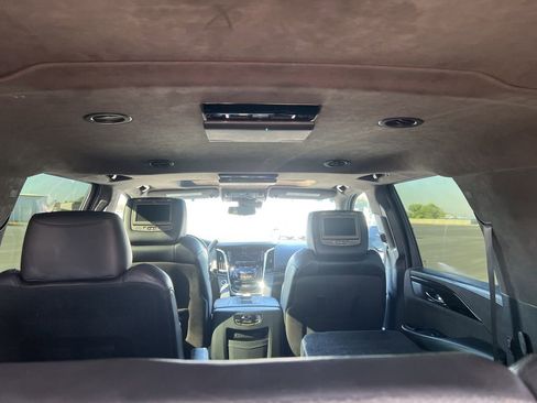 Used 2018 Cadillac Escalade ESV Platinum image 11
