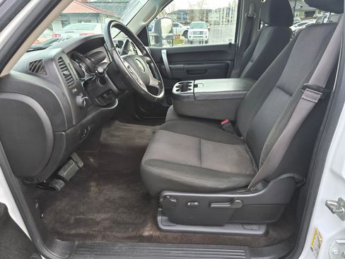 Used 2014 Chevrolet Silverado 2500 LT w/ Interior Plus Package image 28