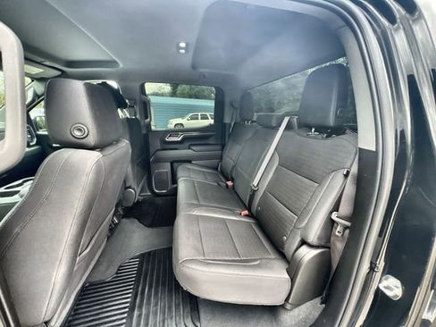 Used 2024 Chevrolet Silverado 1500 LT image 24