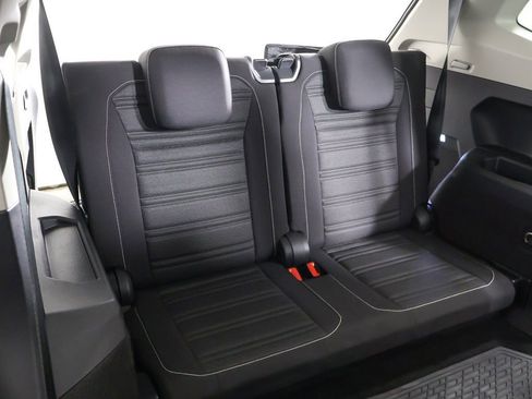 Used 2023 Volkswagen Tiguan S image 34