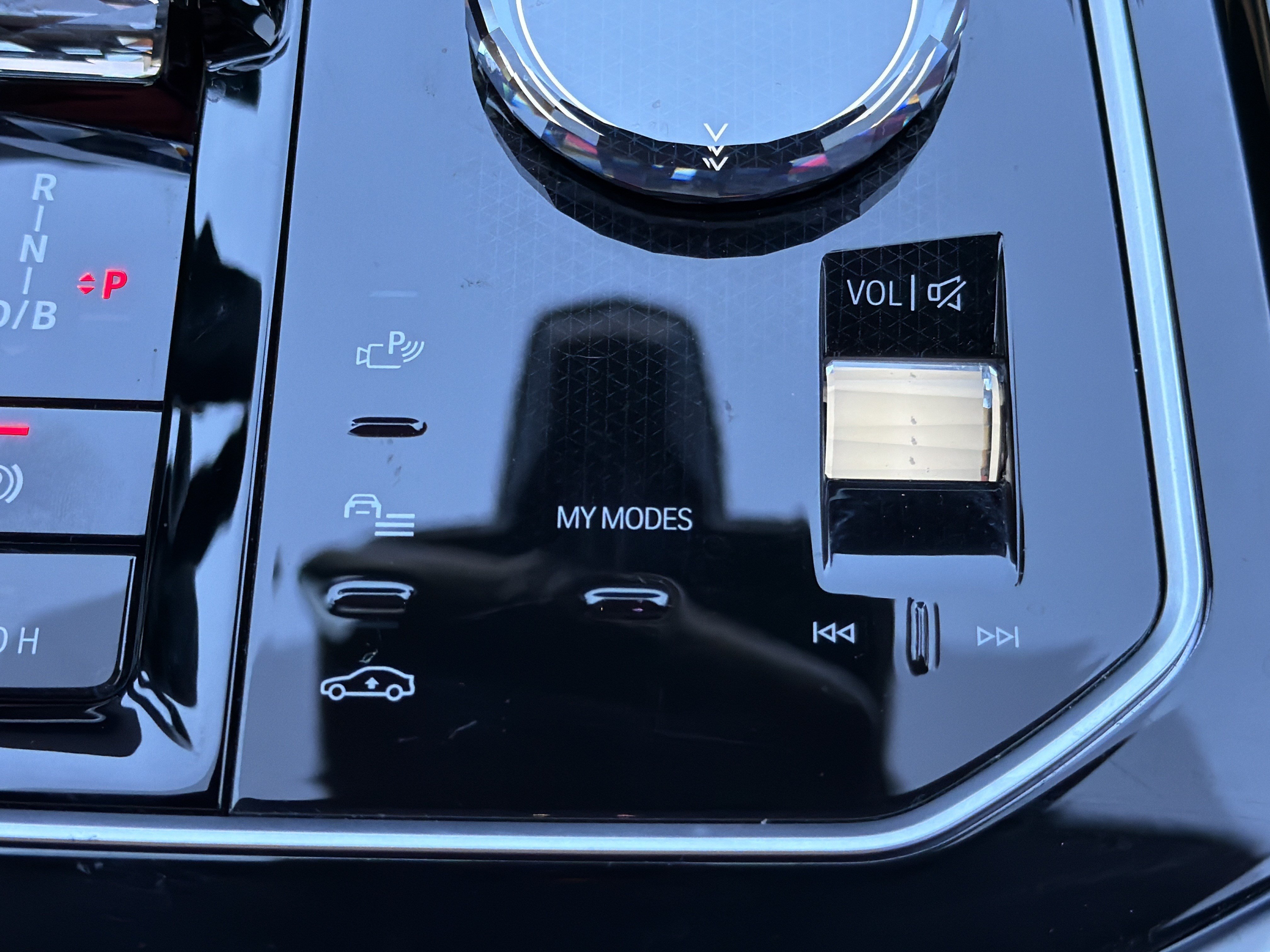 Certified 2024 BMW i7 xDrive60 AWD/4WD image 8