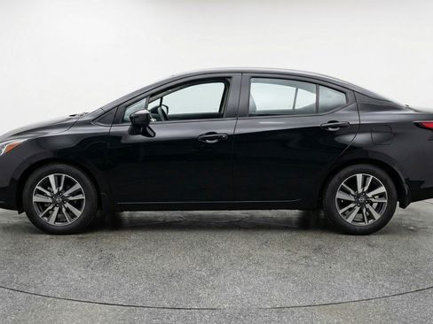 Used 2025 Nissan Versa SV image 5