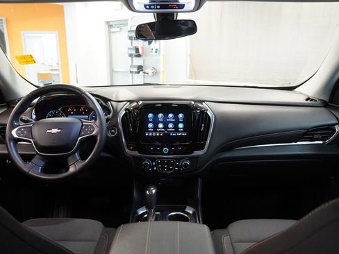 Used 2020 Chevrolet Traverse LT FWD image 19