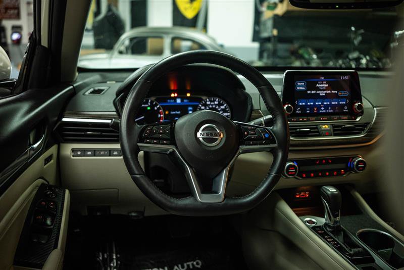 Used 2019 Nissan Altima 2.5 Platinum FWD image 15