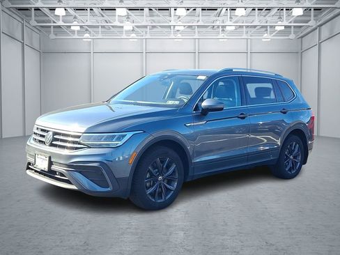 Certified 2022 Volkswagen Tiguan SE AWD/4WD image 3