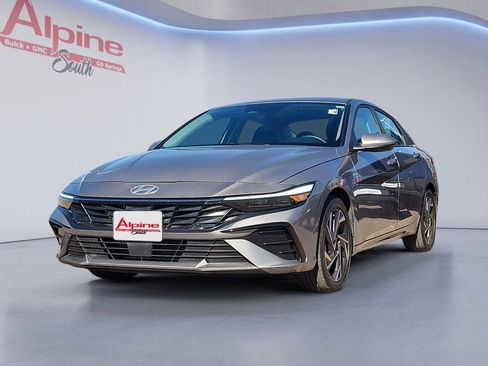 Used 2024 Hyundai Elantra SEL w/ Convenience Package image 1