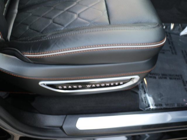 Used 2023 Jeep Grand Wagoneer Series III w/ Rear Seat Video Group 1 AWD/4WD image 11